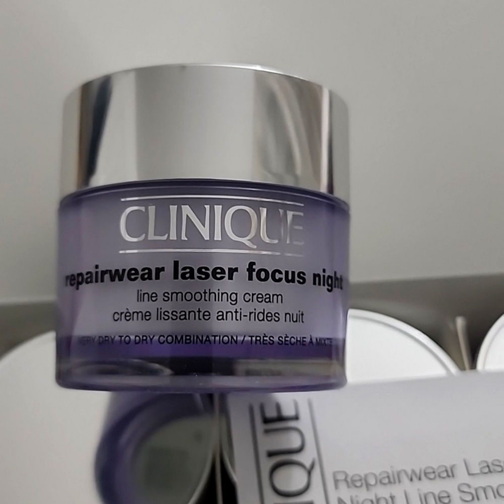 Repairwear Laser Focus Line Smoothing Cream SPF 15 - Very Dry To Dry Combination